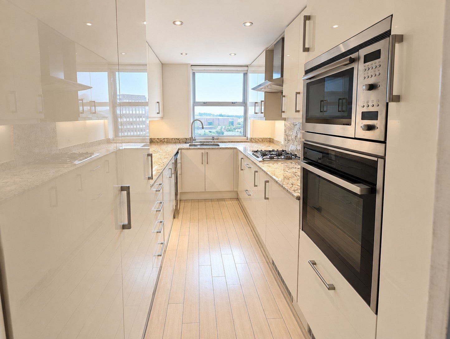 Room Woolmead Avenue in Greater London