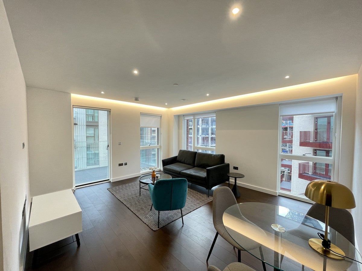 Flat Malthouse Road in London