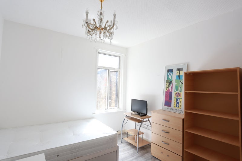 Room York Road in Greater London
