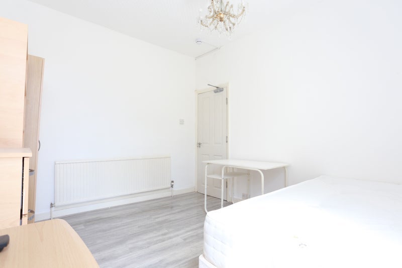 Room York Road in Greater London