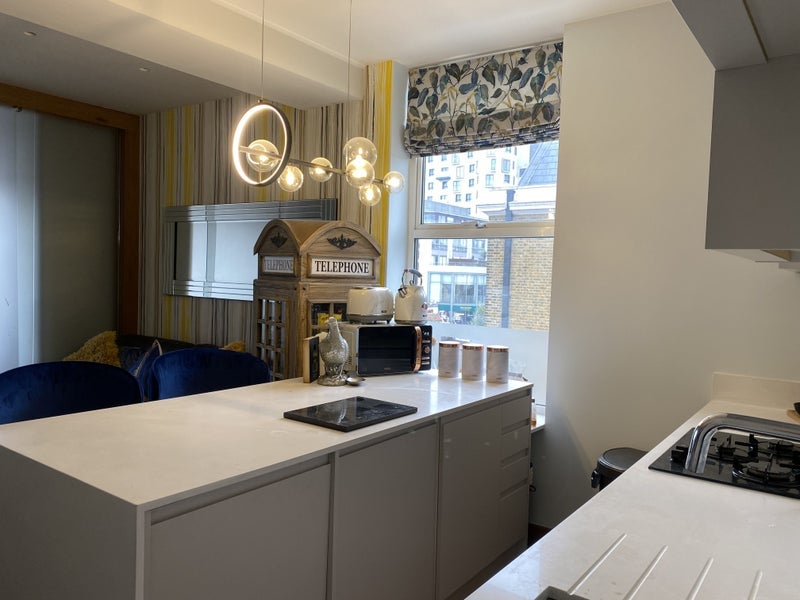 Flat Clapham High Street in Greater London