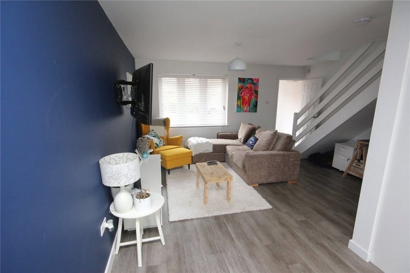 Room Saffron Drive in Highcliffe-on-Sea