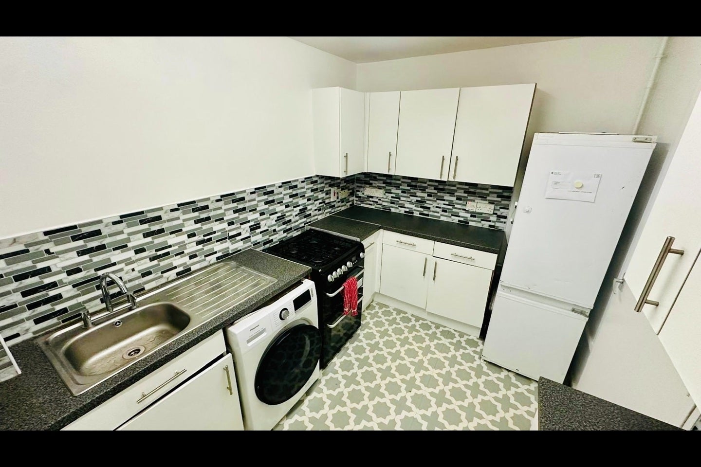 Flat Carteret Way in Greater London