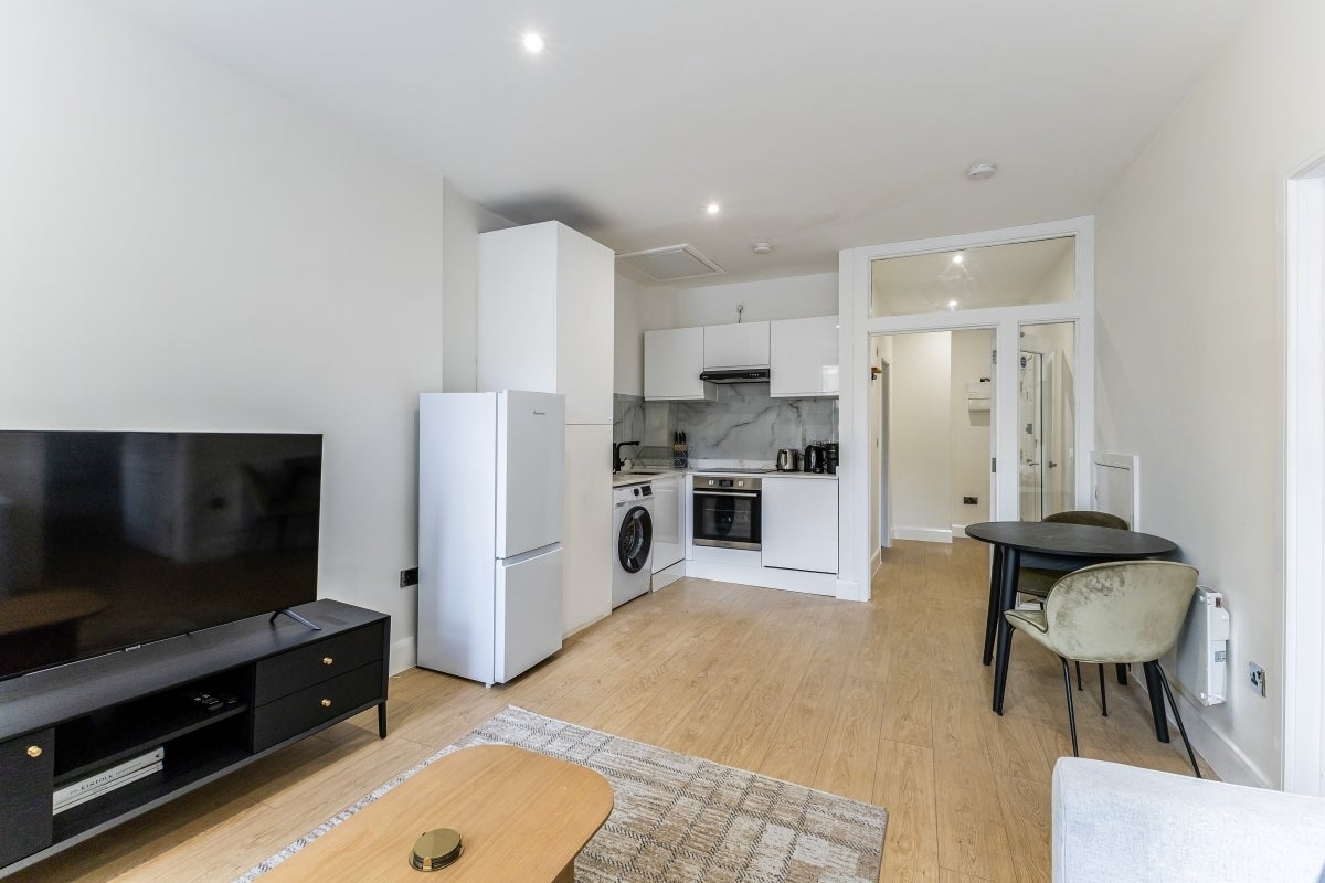 Flat South Lambeth Road in Greater London