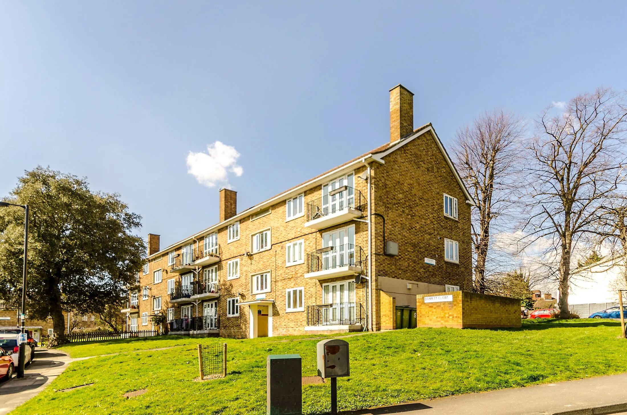 Flat Green Dale in Greater London