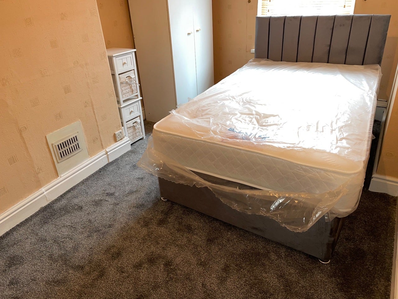 Room Hardy Street in Salford