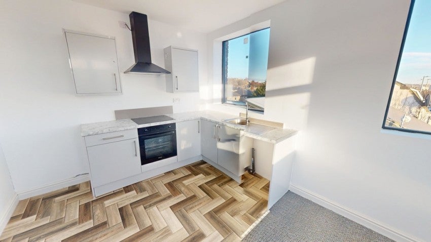 Flat Ingleby Road in Bradford