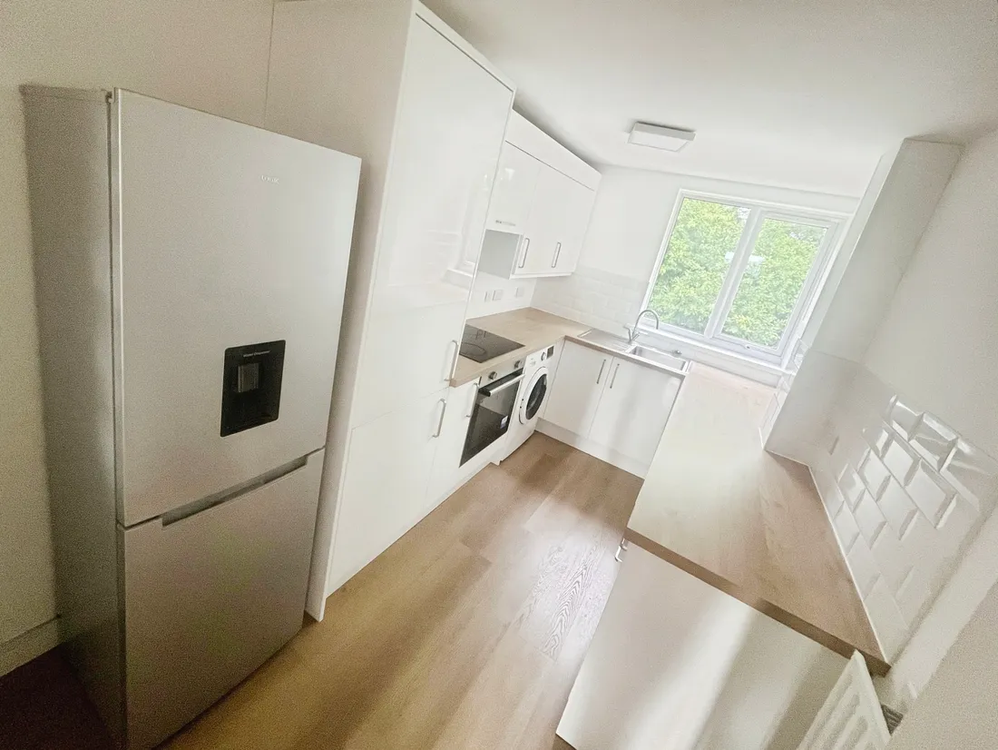 Flat Monmouth Close in Pontypool