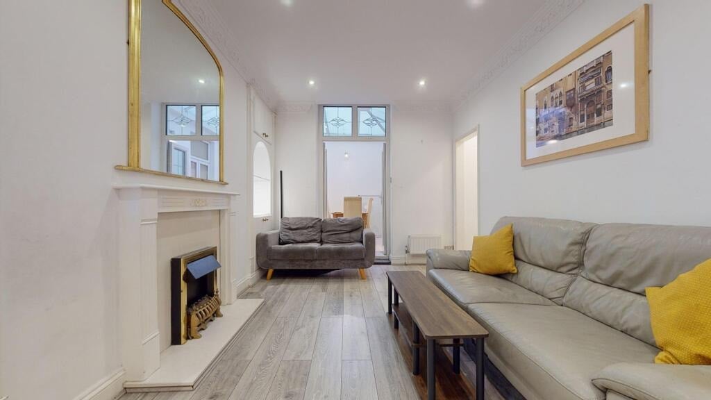 Flat Redcliffe Square in Greater London