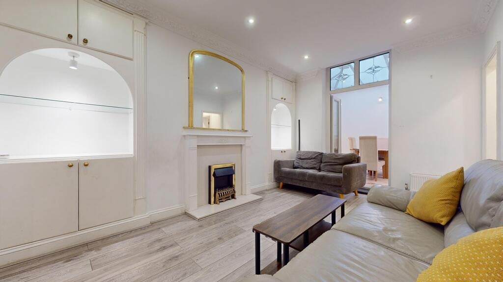 Flat Redcliffe Square in Greater London