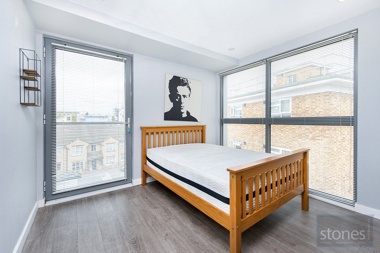 Flat Mintern Street in Greater London