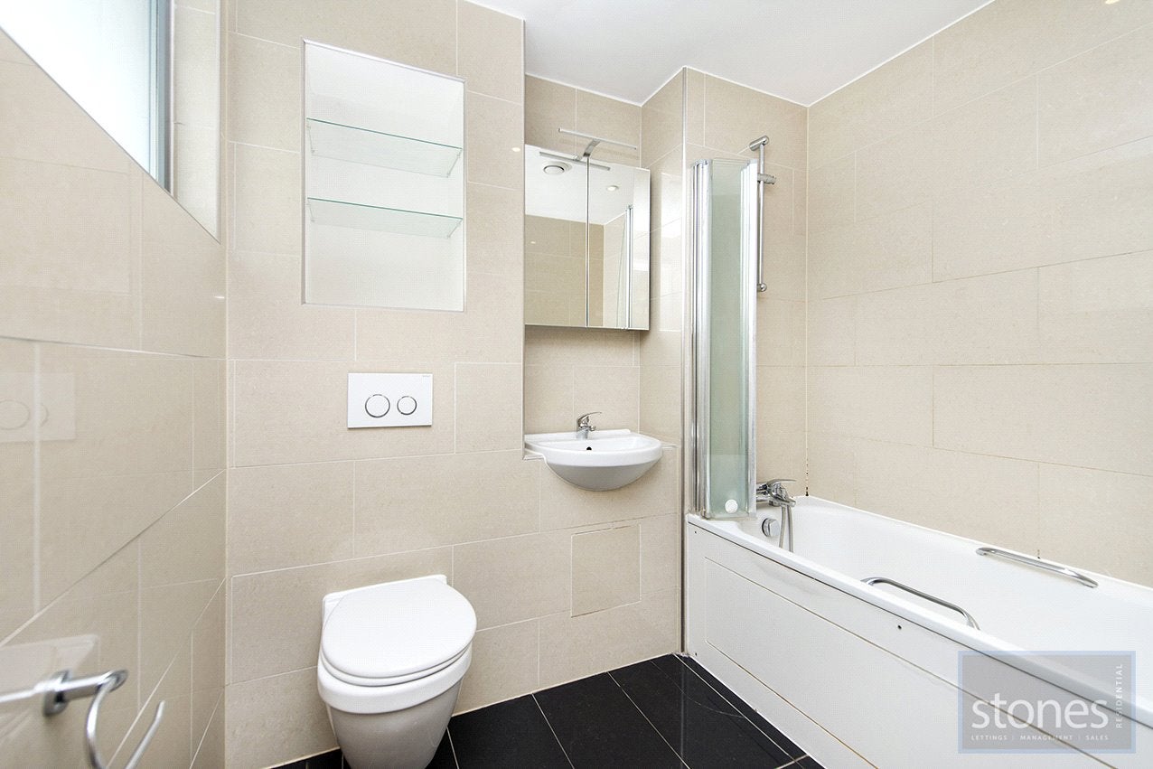 Flat Mintern Street in Greater London