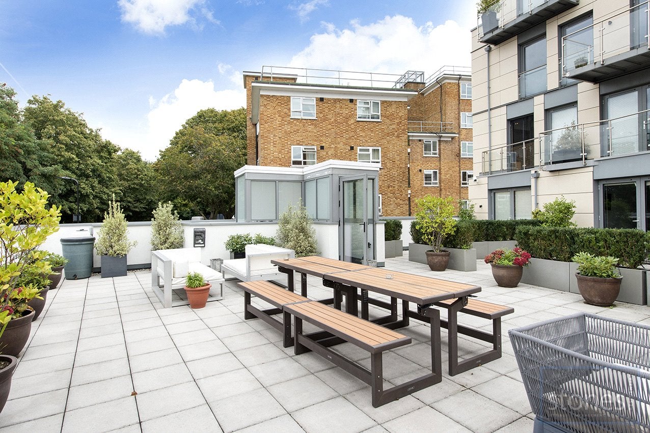 Flat Mintern Street in Greater London