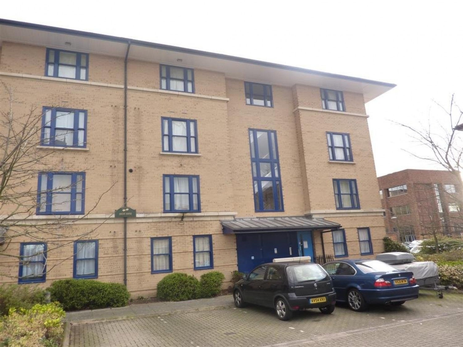 Flat Buckingham Square in Milton Keynes