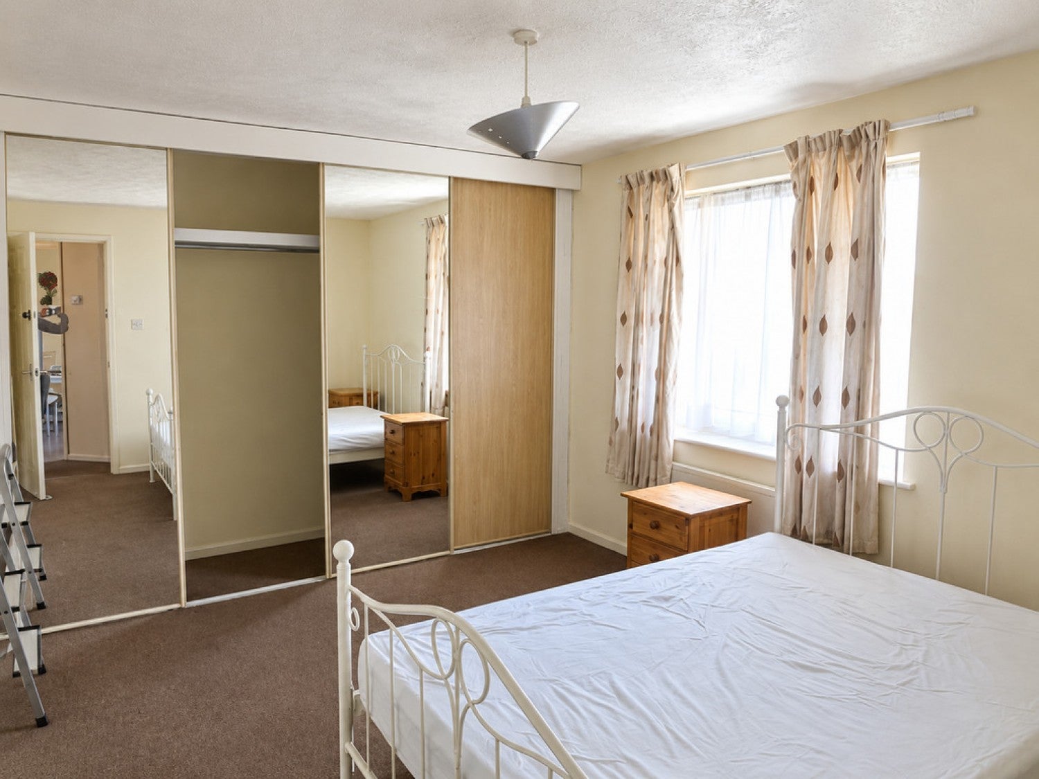 Flat Buckingham Square in Milton Keynes