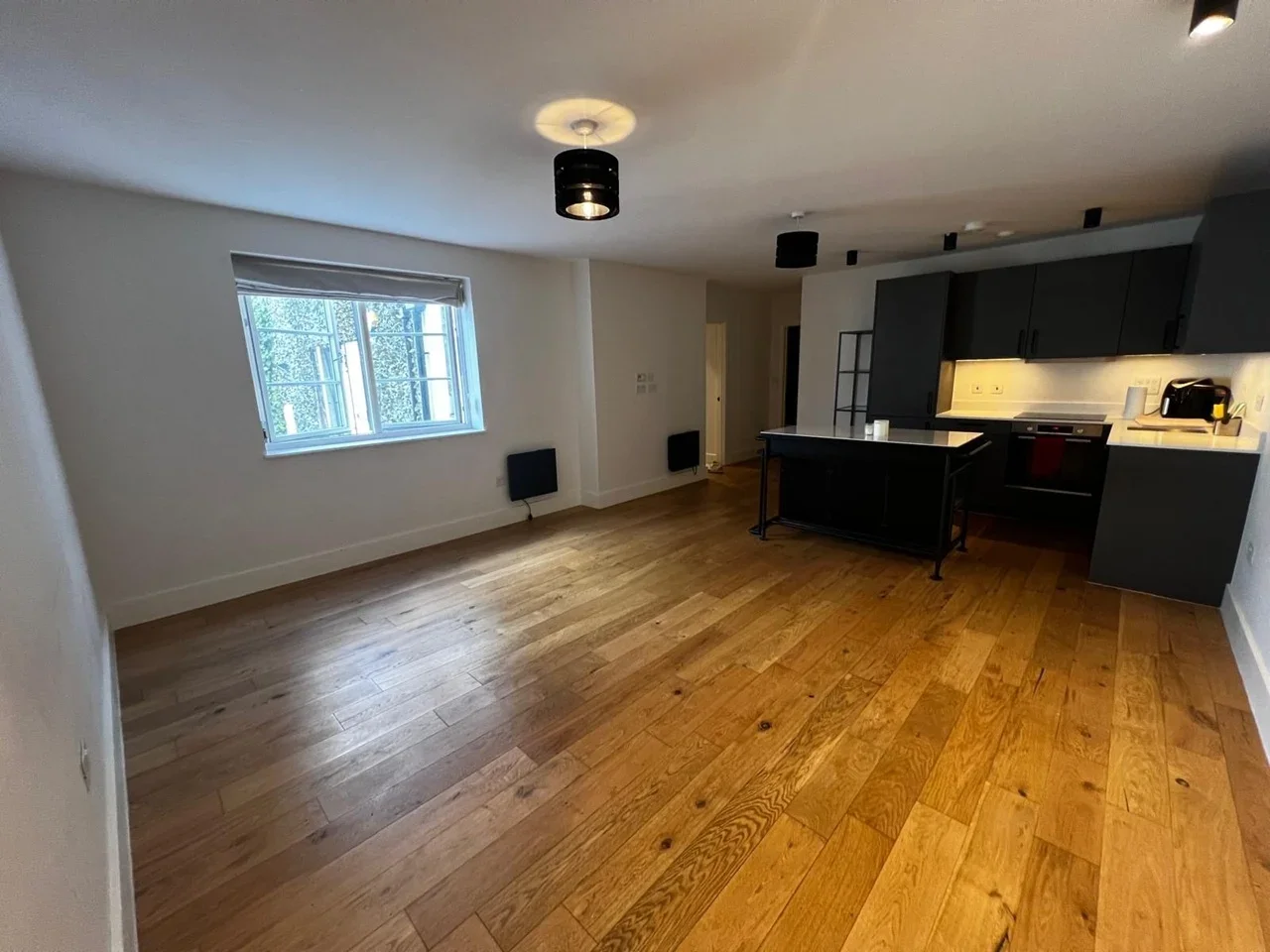 Flat Warple Way in Greater London