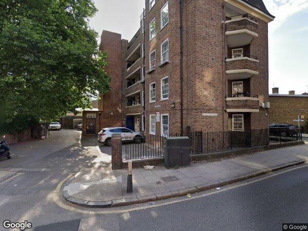 Flat Rhodeswell Road in Greater London