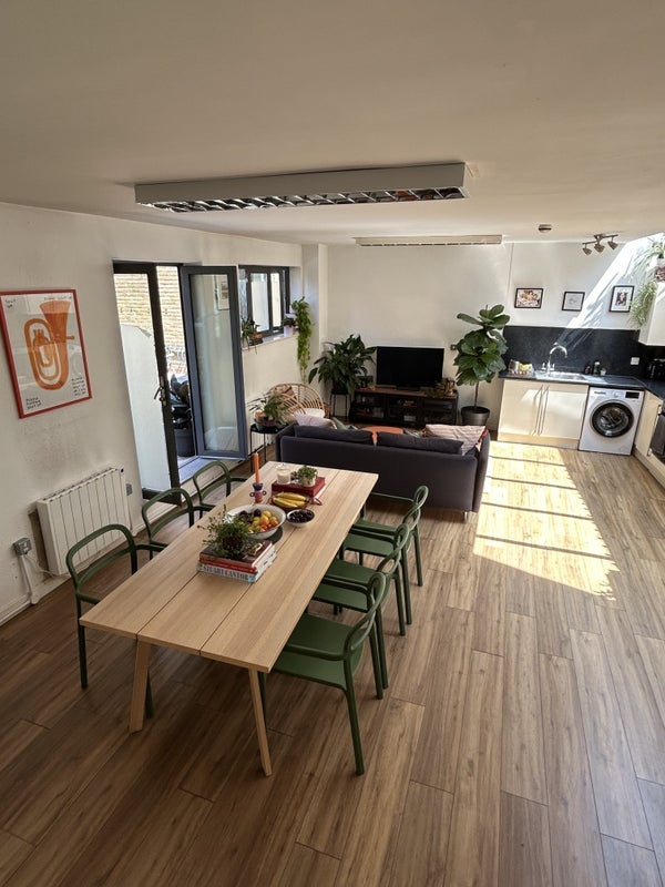 Flat Bethnal Green Road in Greater London