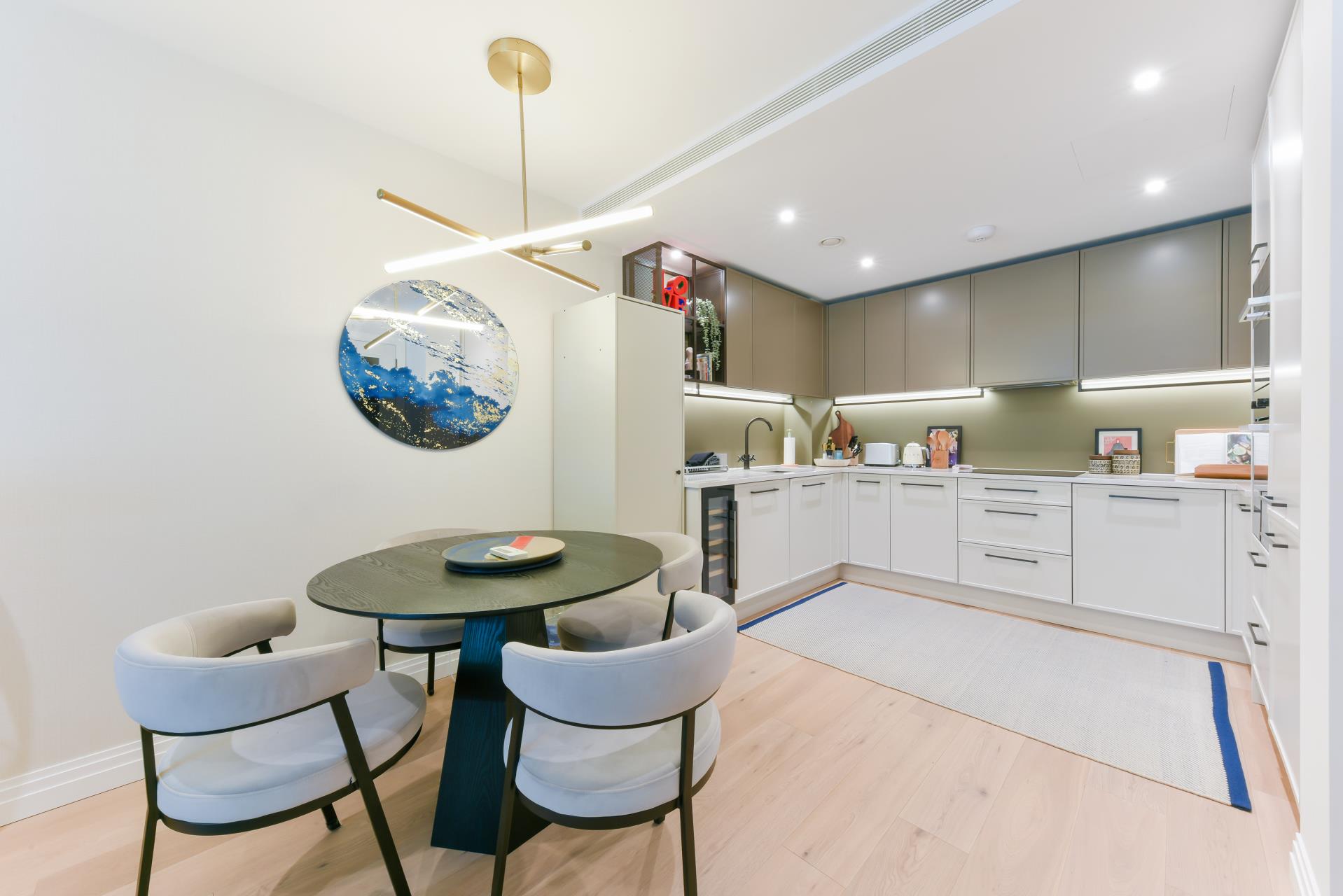 Flat Thurstan Street in Greater London