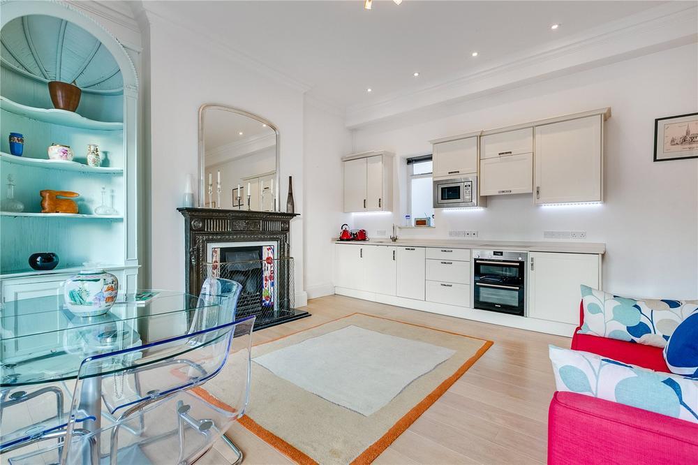 Flat St Stephen's Gardens in City of Westminster
