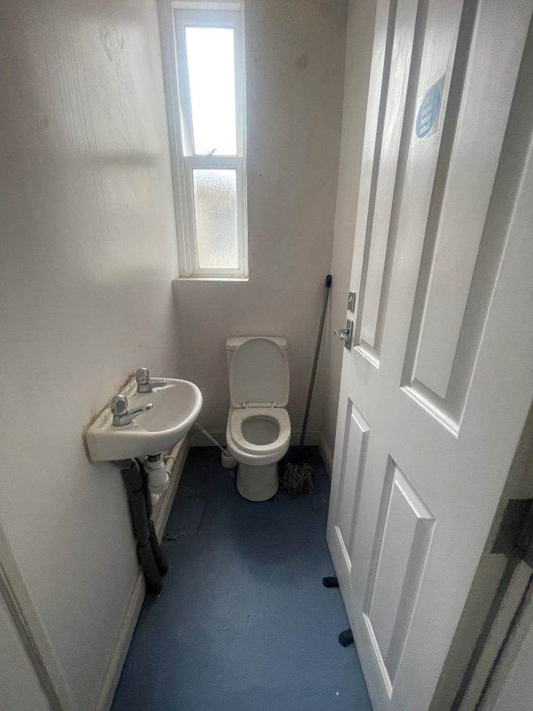 Room Back Ashgrove in Bradford
