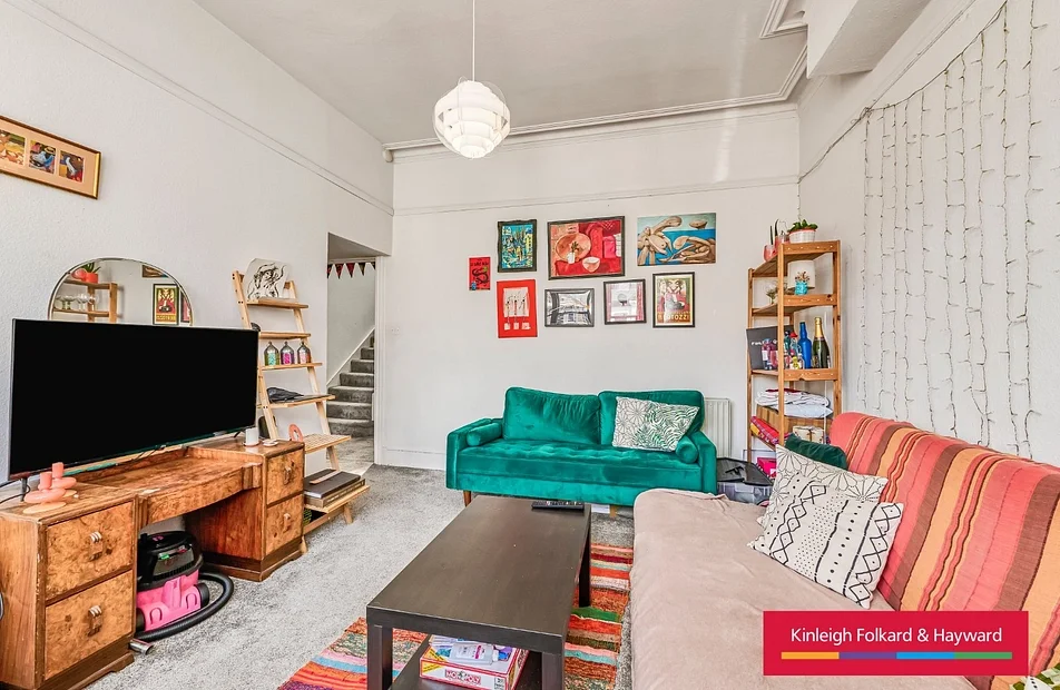 Flat Virginia Walk in Greater London