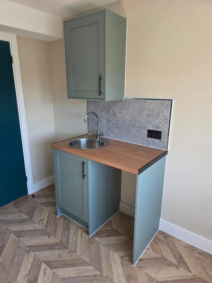 Room Ashwood Road in Hertsmere