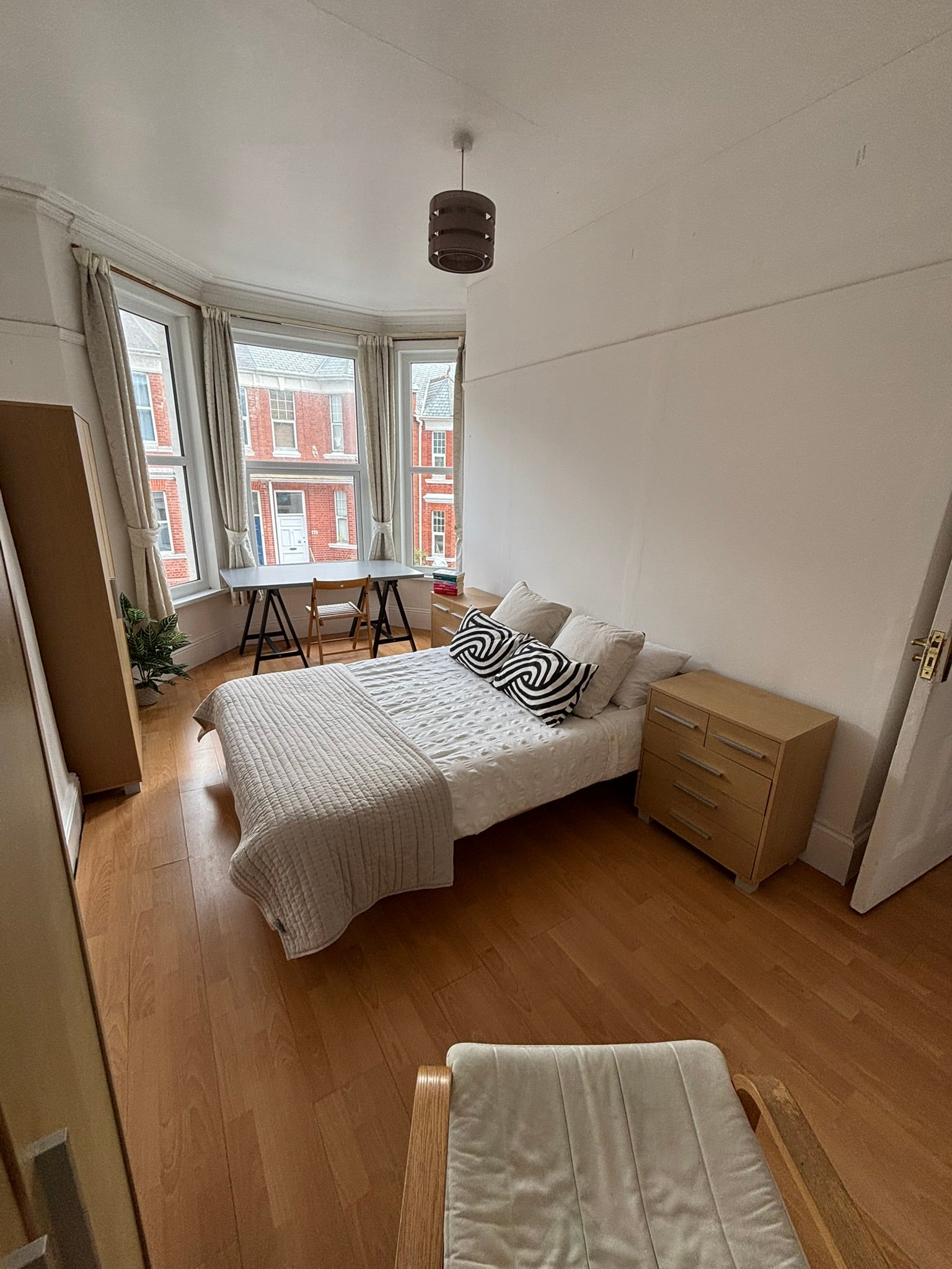Room Hillside Avenue in Plymouth
