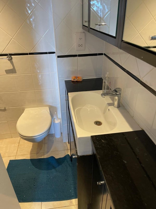 Room Westferry Road in Greater London