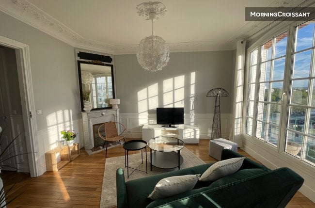Flat Rue Léon Boursier in Courbevoie