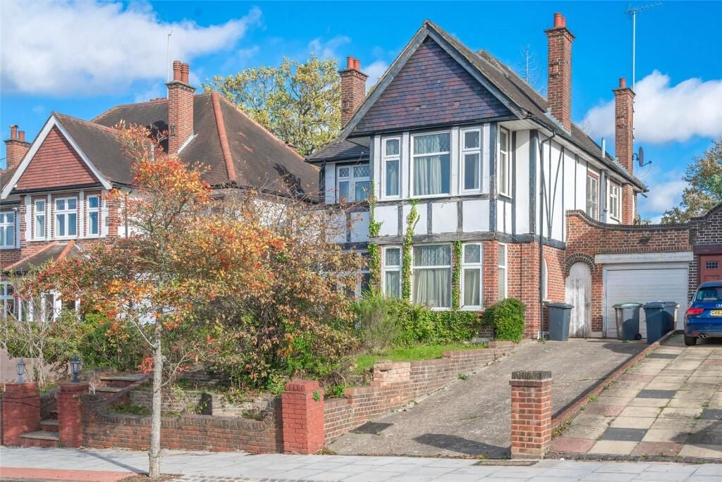 House Beech Drive in Greater London