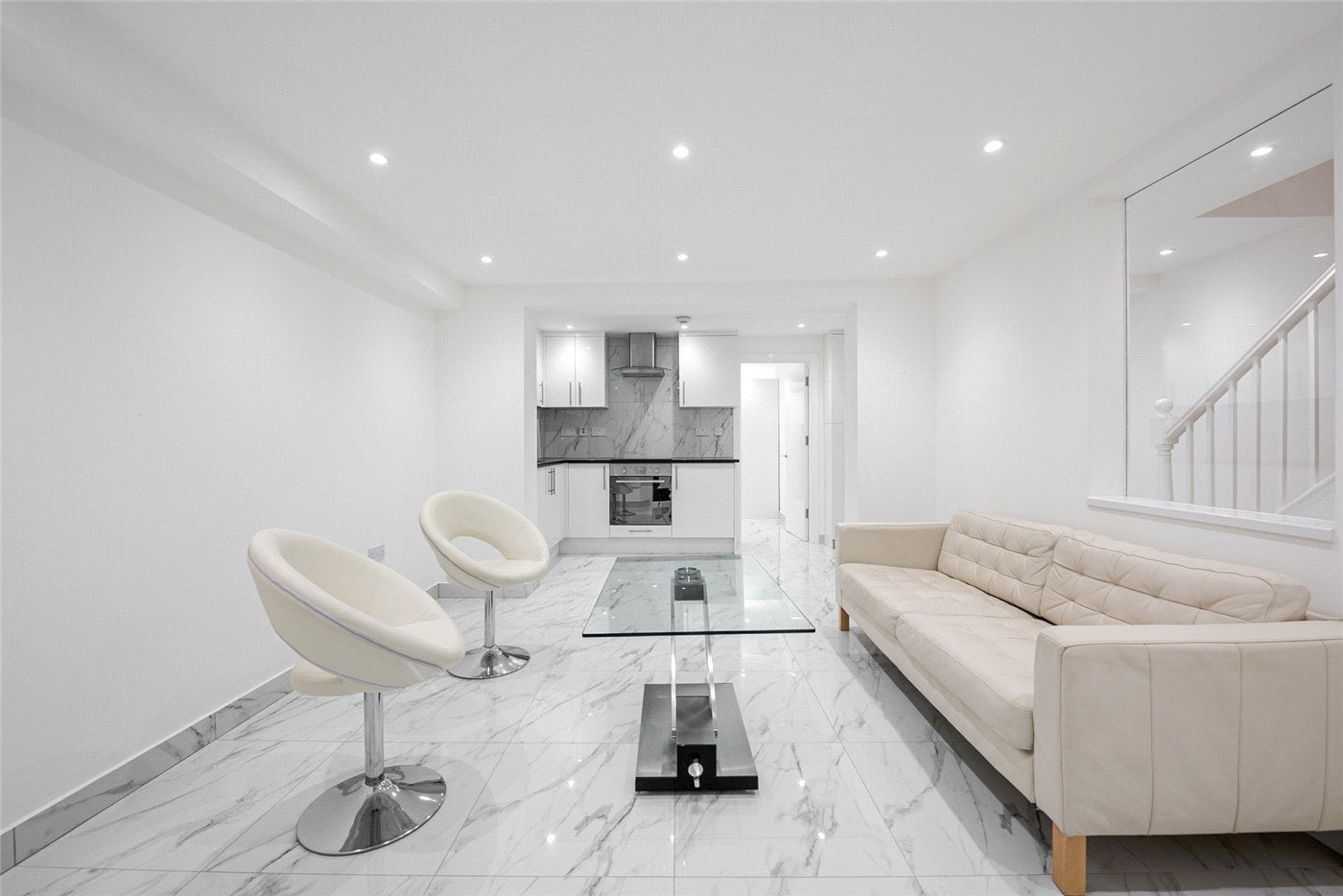 Flat Upper Tachbrook Street in City of Westminster