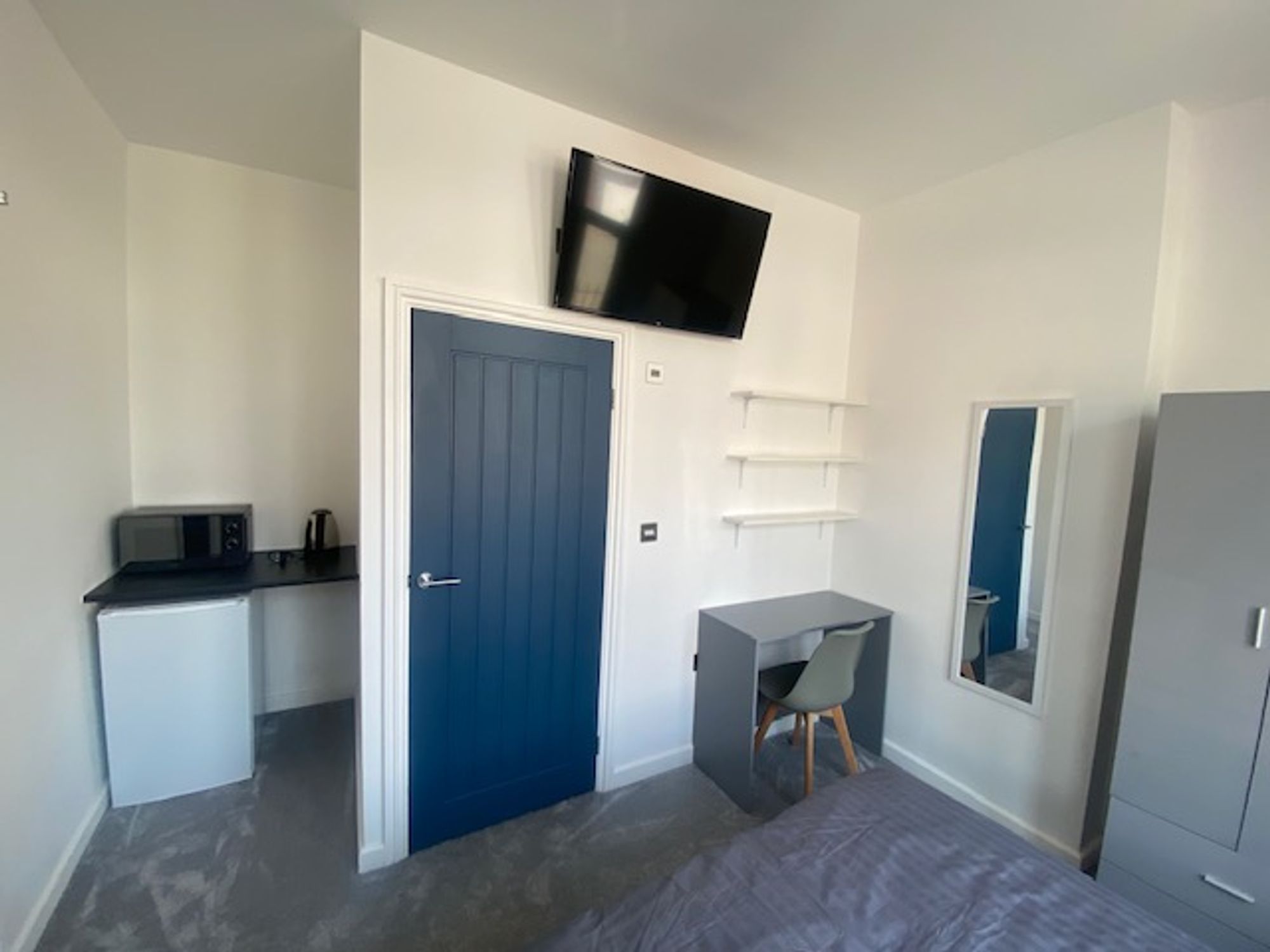 Room Inglefield Avenue in Cardiff