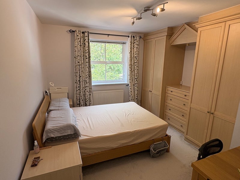 House Leigh Hunt Drive in Greater London