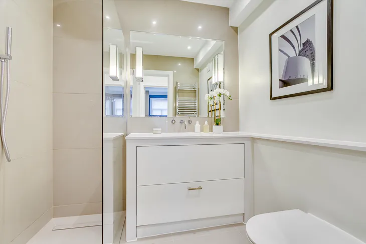 Flat Sloane Gardens in Greater London