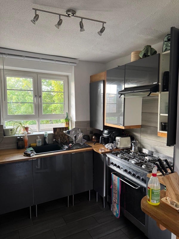 Room White Post Lane in Greater London