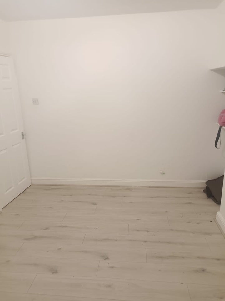Room Glanmor Road in Slough