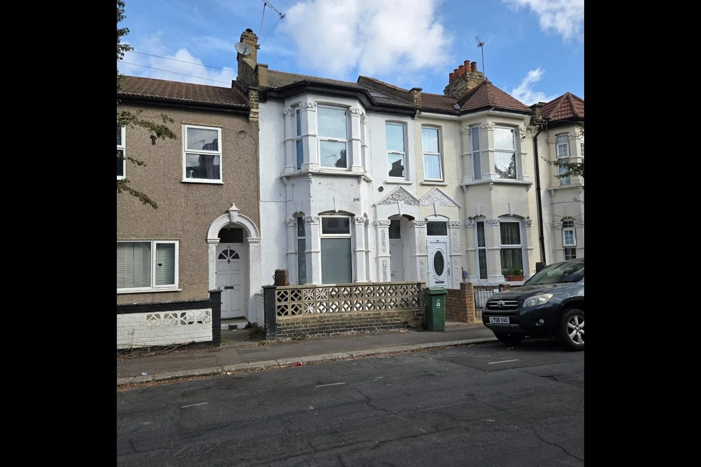 Flat Melford Road in Greater London