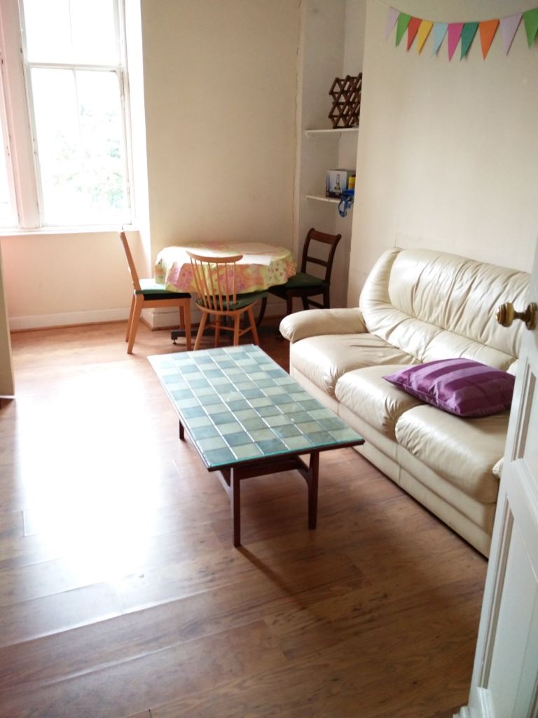 Flat Polwarth Street in Glasgow