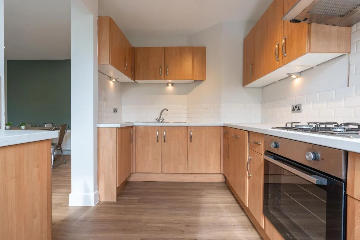 Flat Jesmond Road in Newcastle upon Tyne
