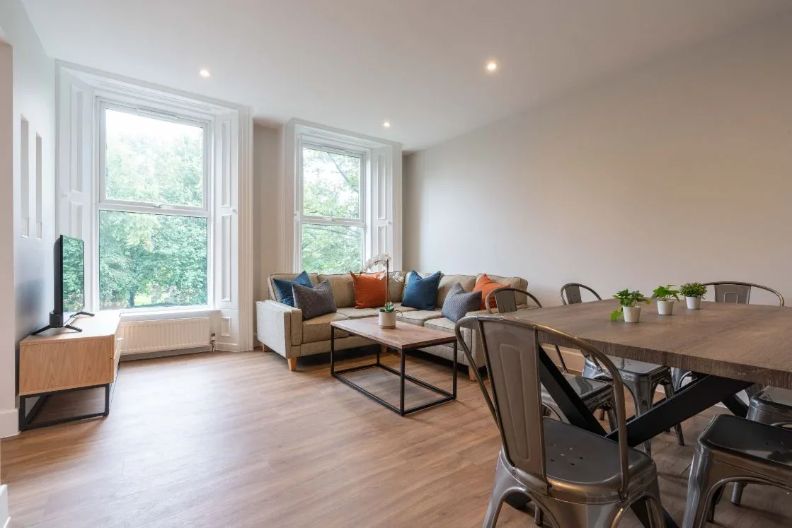 Flat Jesmond Road in Newcastle upon Tyne