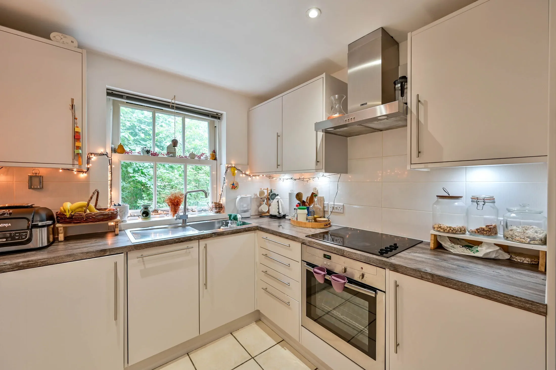 Flat Sells Close in Guildford