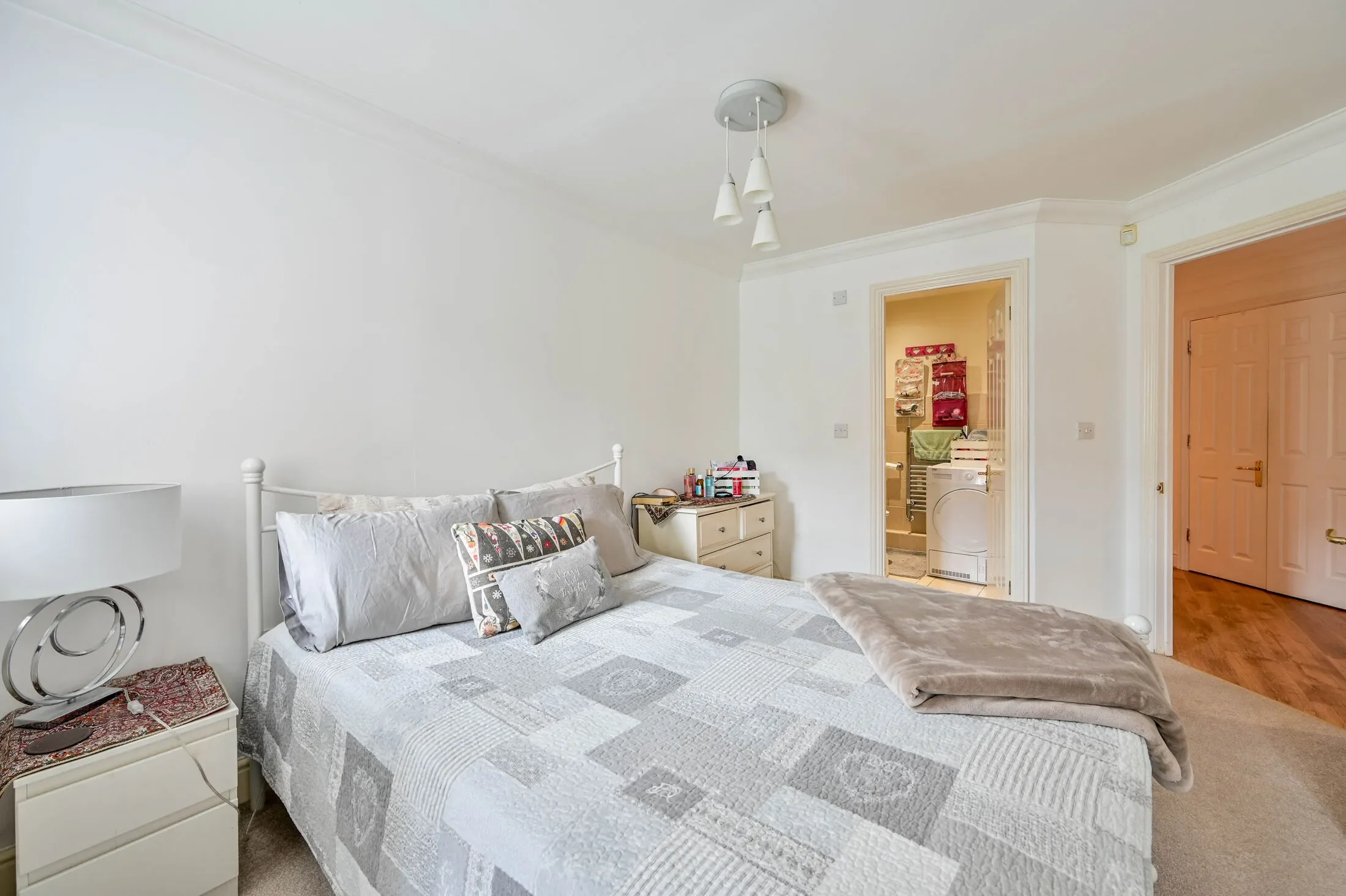 Flat Sells Close in Guildford