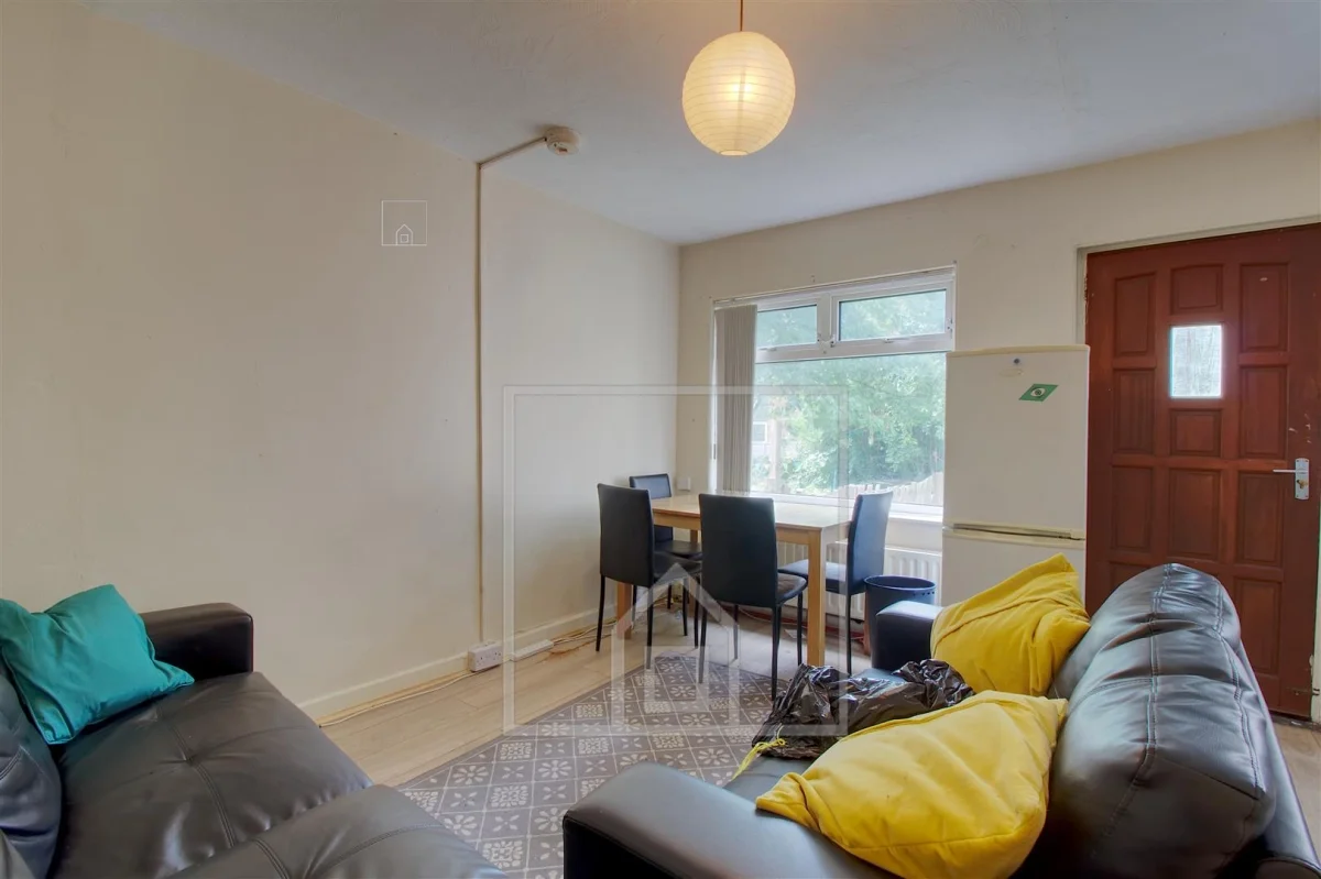Flat Welton Mount in Leeds