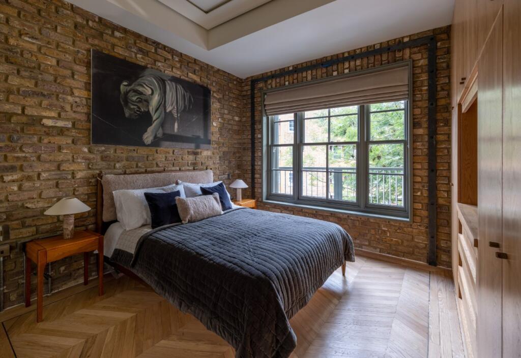 Flat Ferdinand Street in Greater London