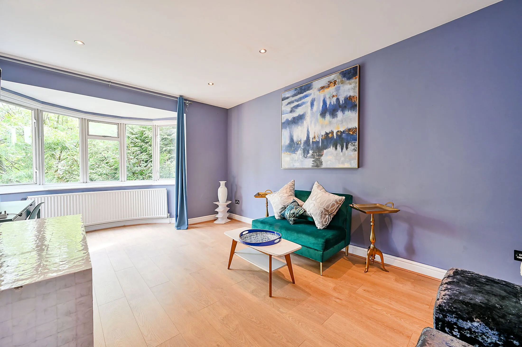 Flat Perryn Road in Greater London