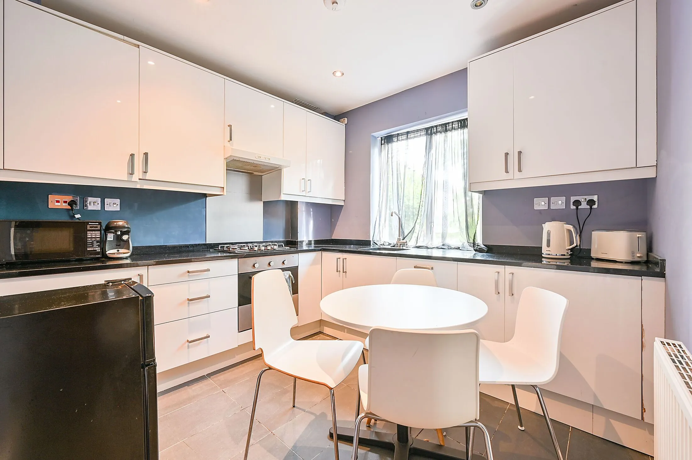 Flat Perryn Road in Greater London