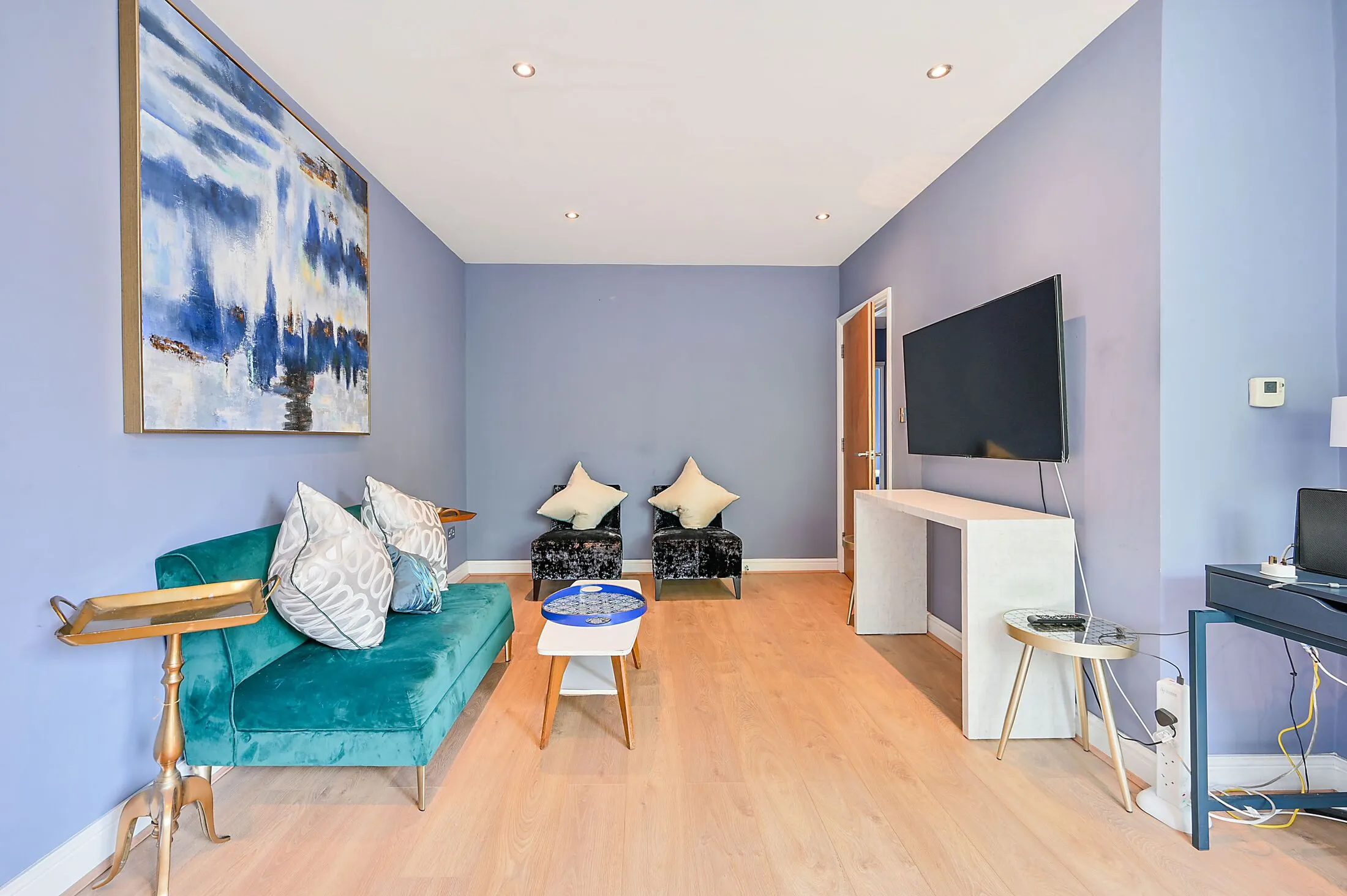 Flat Perryn Road in Greater London