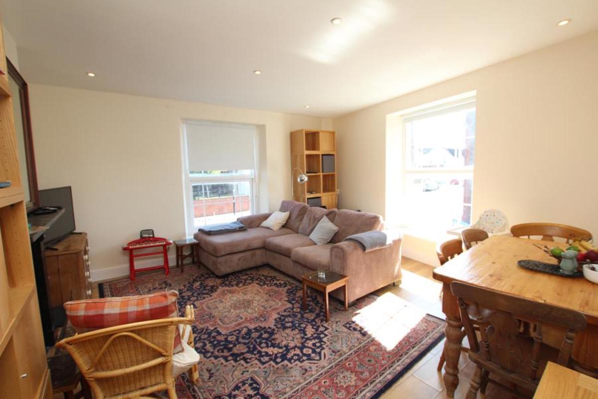 Flat Fishponds Road in Bristol