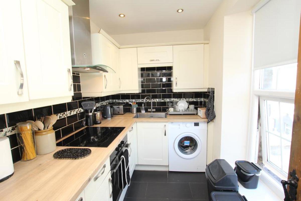 Flat Fishponds Road in Bristol
